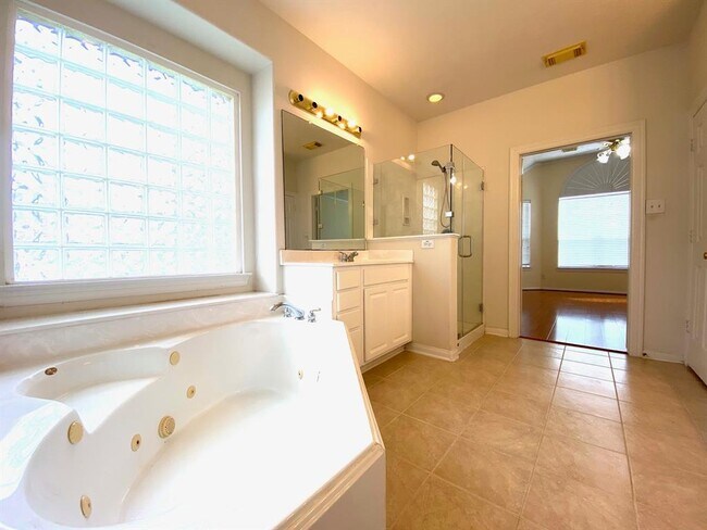 Building Photo - 14922 Cabin Run Ln