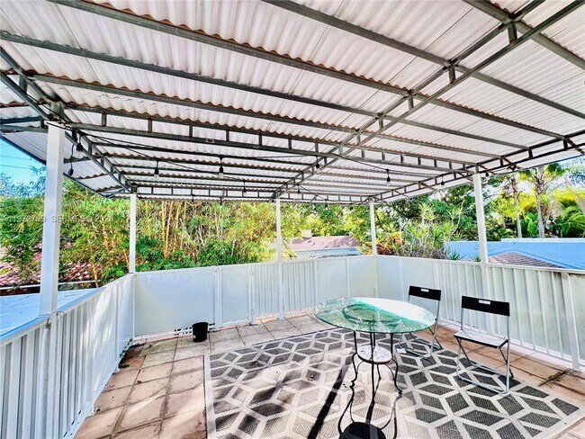 Building Photo - 1180 SW 22nd Terrace