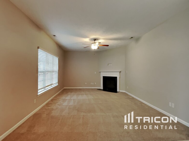 Building Photo - 15 Mossburg Ct