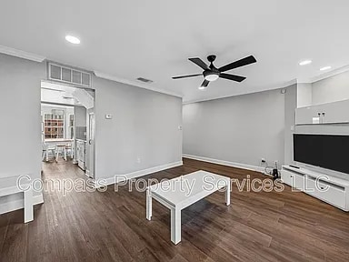 Building Photo - 600 Bagby Ave