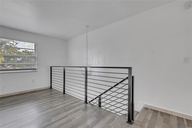 Building Photo - 1114 Douglas Rd