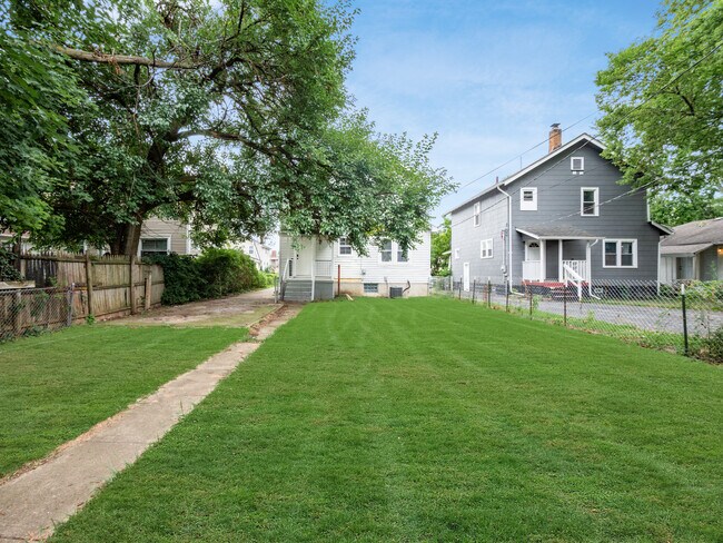 Background - 1286 E 22nd Ave