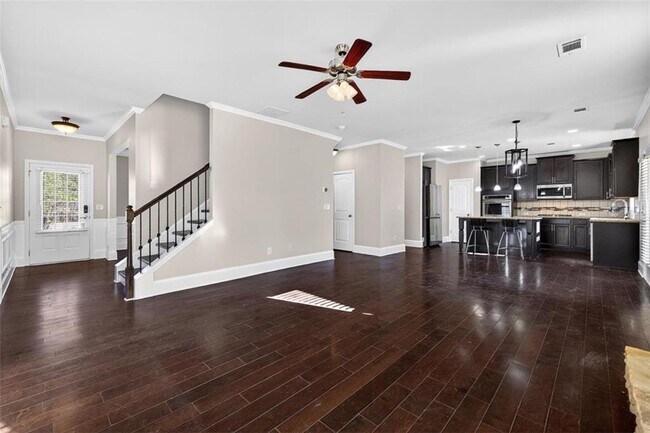 Building Photo - 2430 Fair Oaks Way