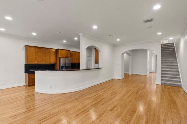 Building Photo - 5351 McCulloch Cir