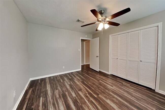 Building Photo - 15114 Stillcreek Dr