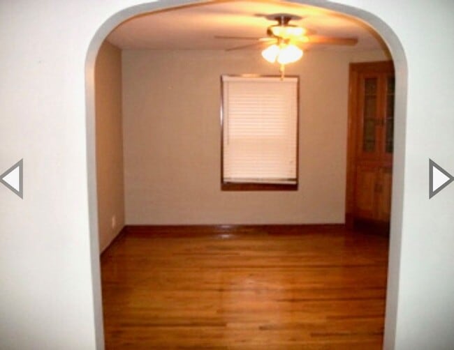 Building Photo - LARGE, 5 BD/2 BA house, near campus!