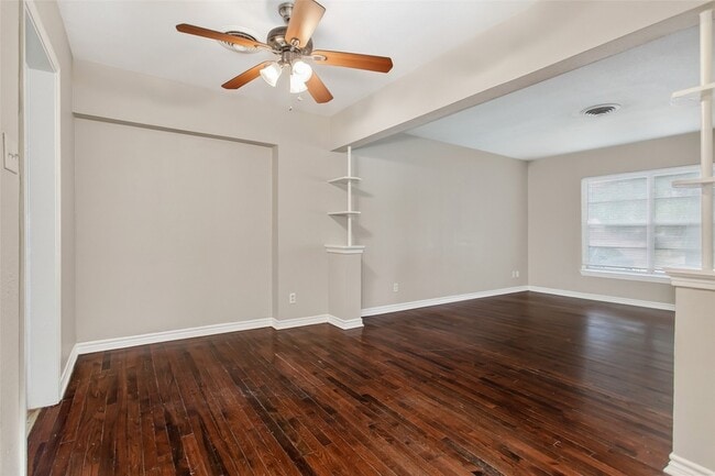 Building Photo - 10943 Desdemona Dr