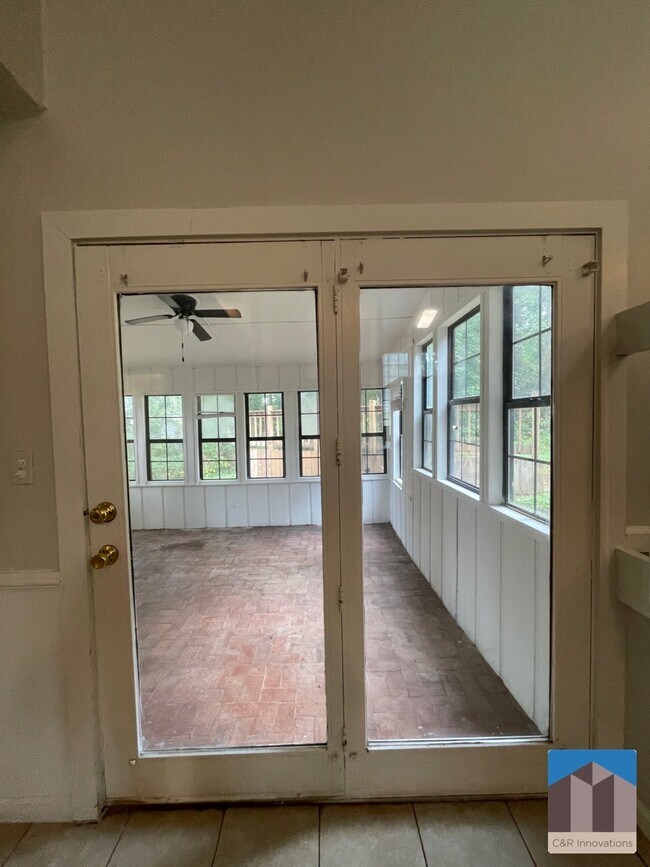 Building Photo - 1086 Riva Ridge Dr