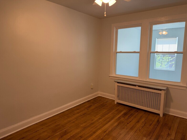 Building Photo - 1321 Bryant St NE