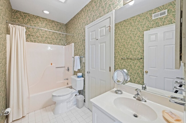 Building Photo - 49 Collins Meadow Dr