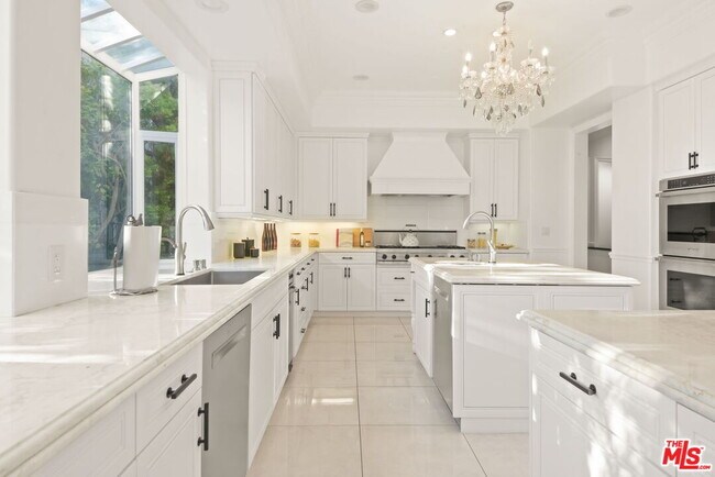 Building Photo - 11730 Stonehenge Ln