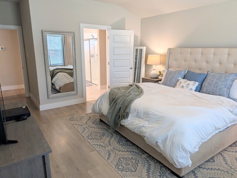 Building Photo - 5627 Jewel Curv