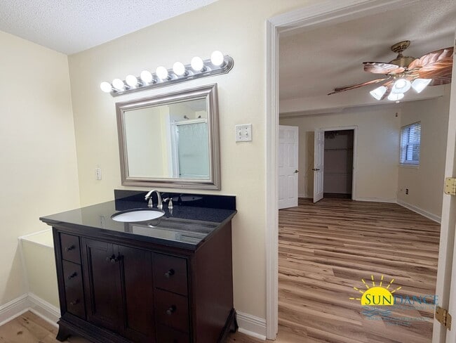 Building Photo - Lovely 4-Bedroom Home Close to Ferry Park!