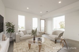 Building Photo - 2620 S Delaware St