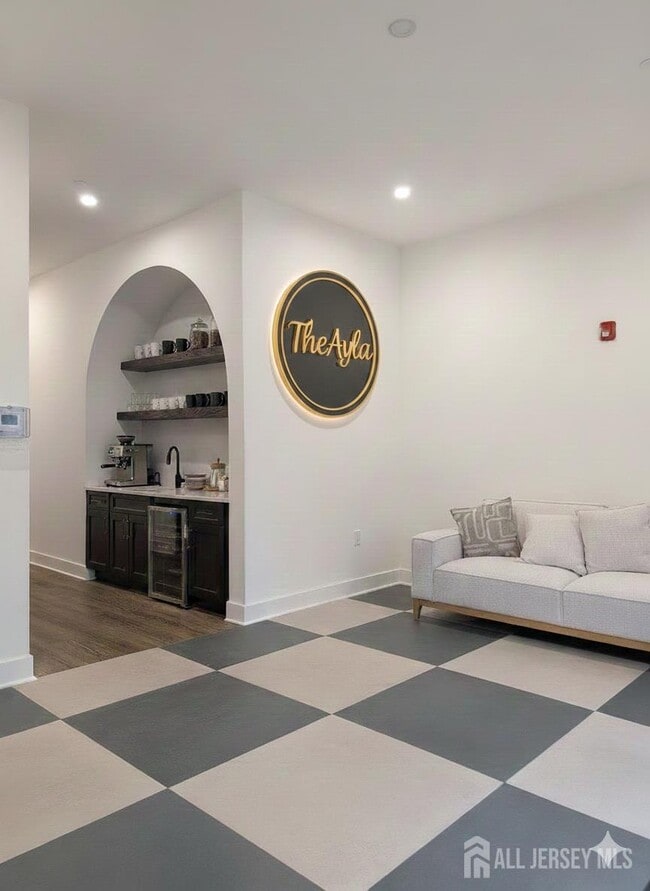 Building Photo - 581 Middlesex Ave