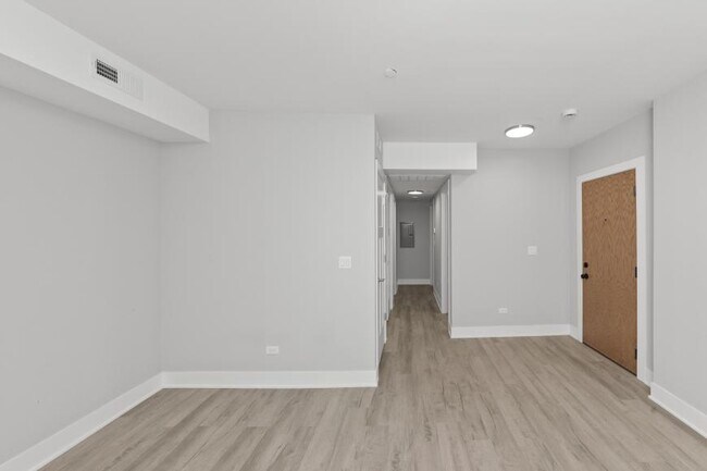 Building Photo - 2 bedroom in Evanston IL 60202