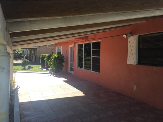 Building Photo - 720 N 66 Terrace