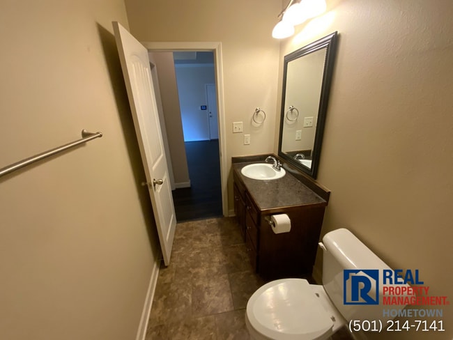 Building Photo - 7503 Royal Oaks Dr