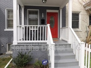 Building Photo - 1114 Abbey Pl NE