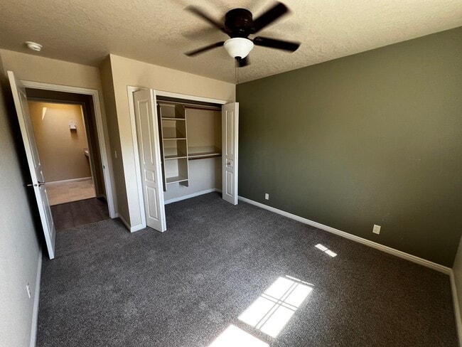 Building Photo - "Luxury Living: Stunning home with marble counter tops & Fireplace!"