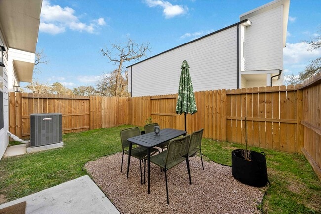 Building Photo - 5702 Breland St