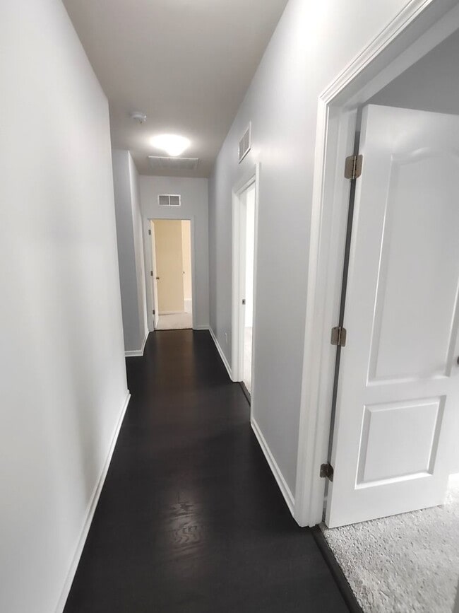 Building Photo - Beautiful Home located in the Clarabella C...