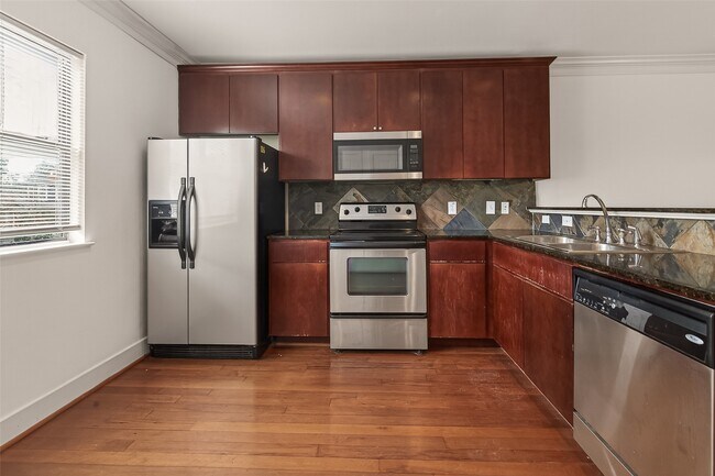 Building Photo - 1342 Rutland St