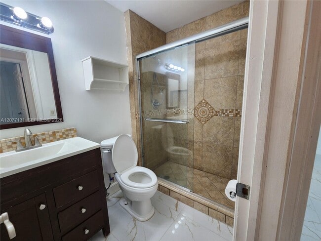 Building Photo - 160 Cypress Club Dr