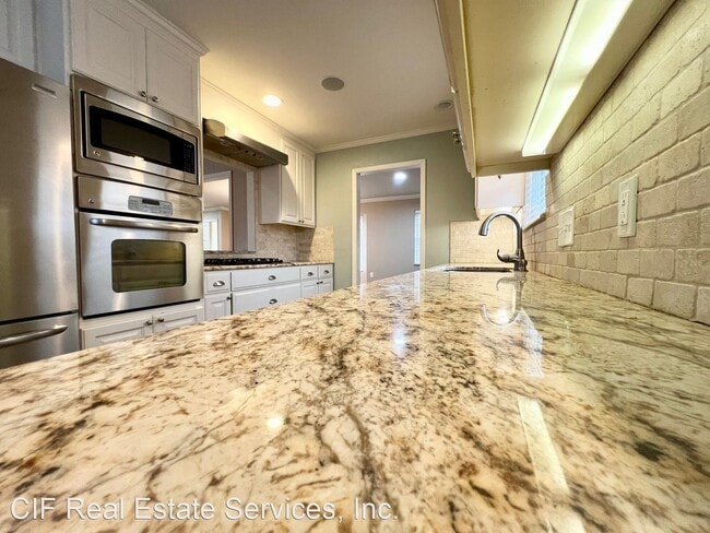 Building Photo - 3 br, 2 bath House - 3407 Oakridge Ln.