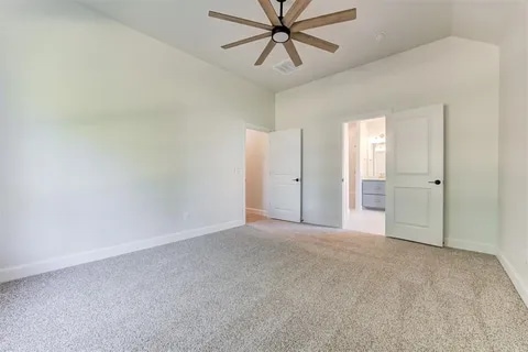 Building Photo - 3007 Pescara Dr