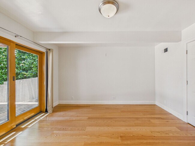 Building Photo - Beautiful serene and private Belmont home