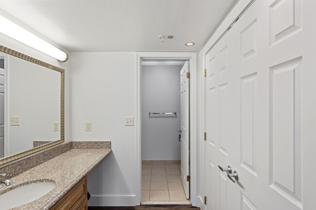 Building Photo - Kilgore Apartments (ANR Kalamazoo Limited ...