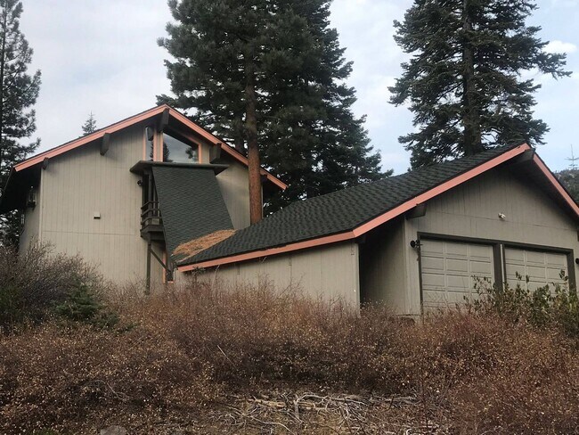 Primary Photo - Fully Furnished Incline Home