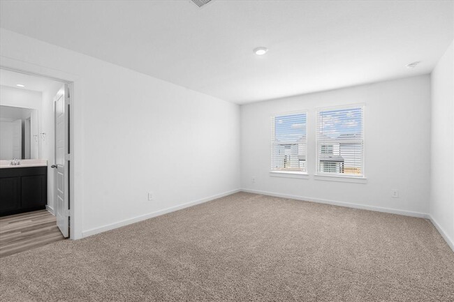 Building Photo - 3213 Crown Gate Dr