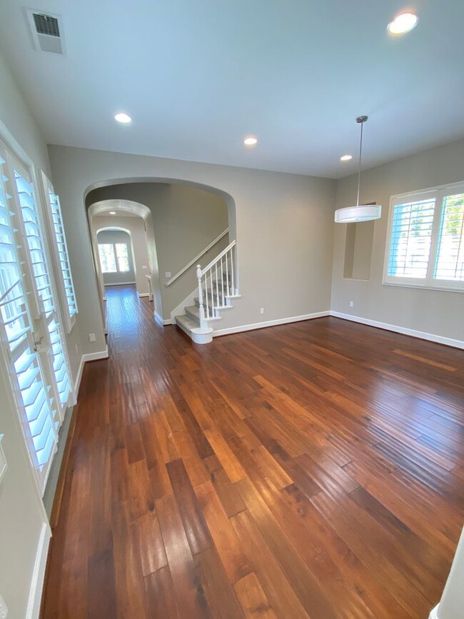 Building Photo - 4 Bed 5 Bath Beautiful Custom Home In Danv...