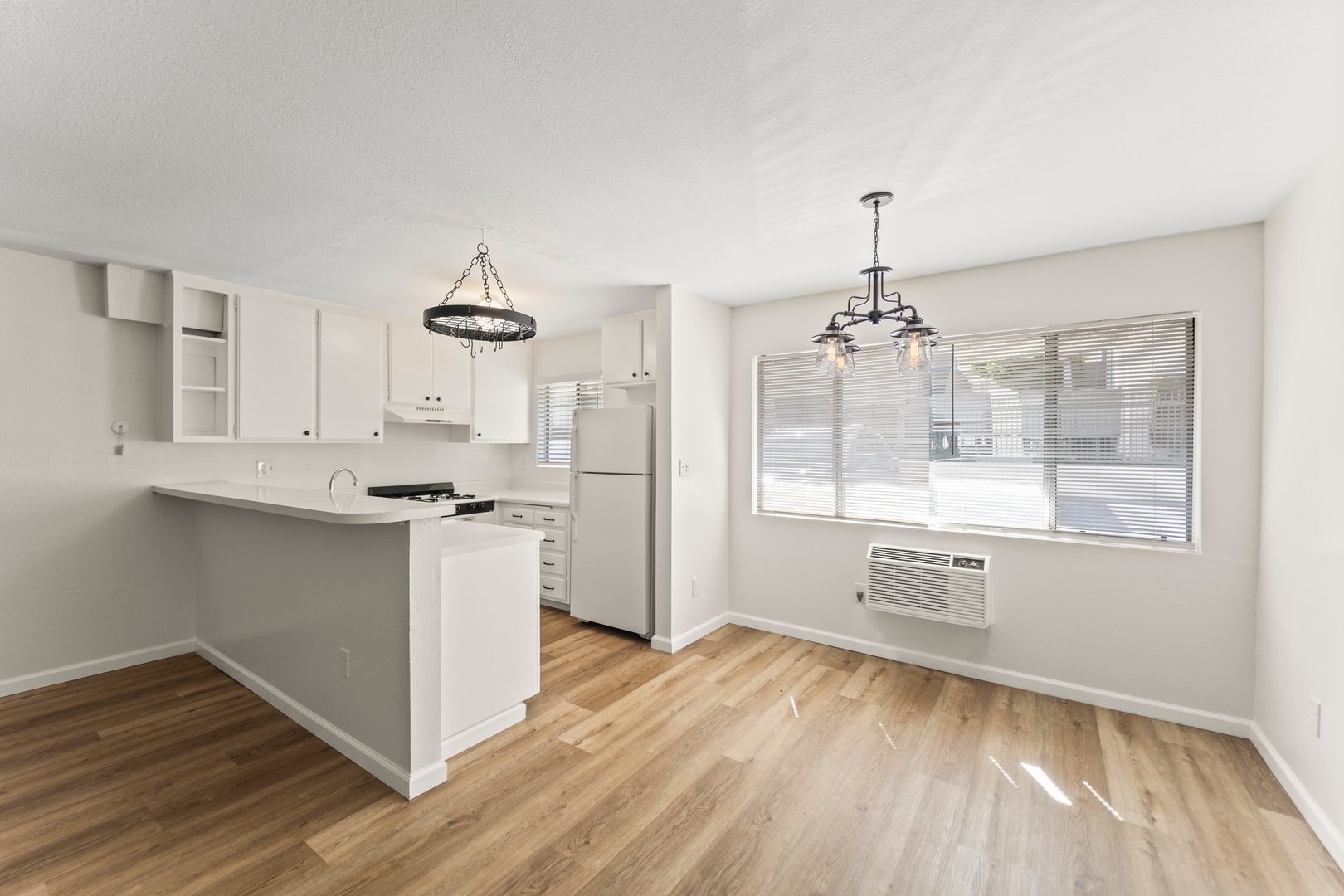 Building Photo - 18530 Hatteras St