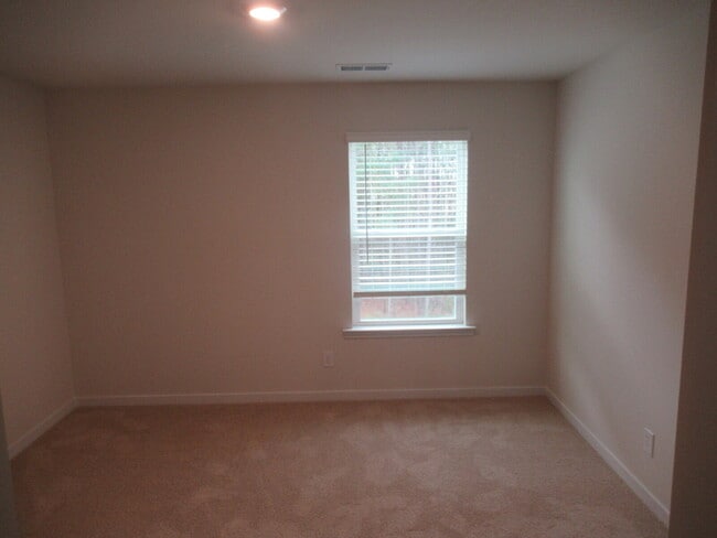 Building Photo - For Rent in Lincolnton — Spacious and modern 4-bedroom, 2.5 bath two story home designed for open...