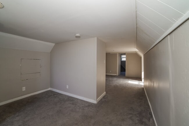 Building Photo - 1725 N Gale Ave