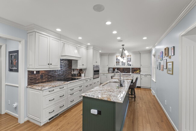 Building Photo - 309 Greenbriar Rd