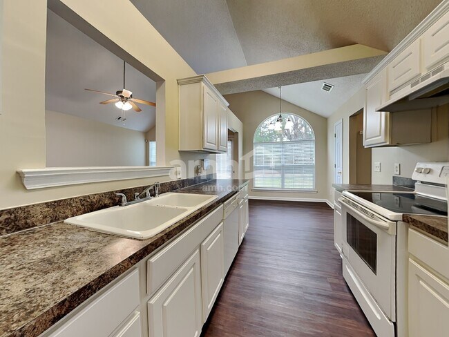 Building Photo - 5 Milsey Bay Circle