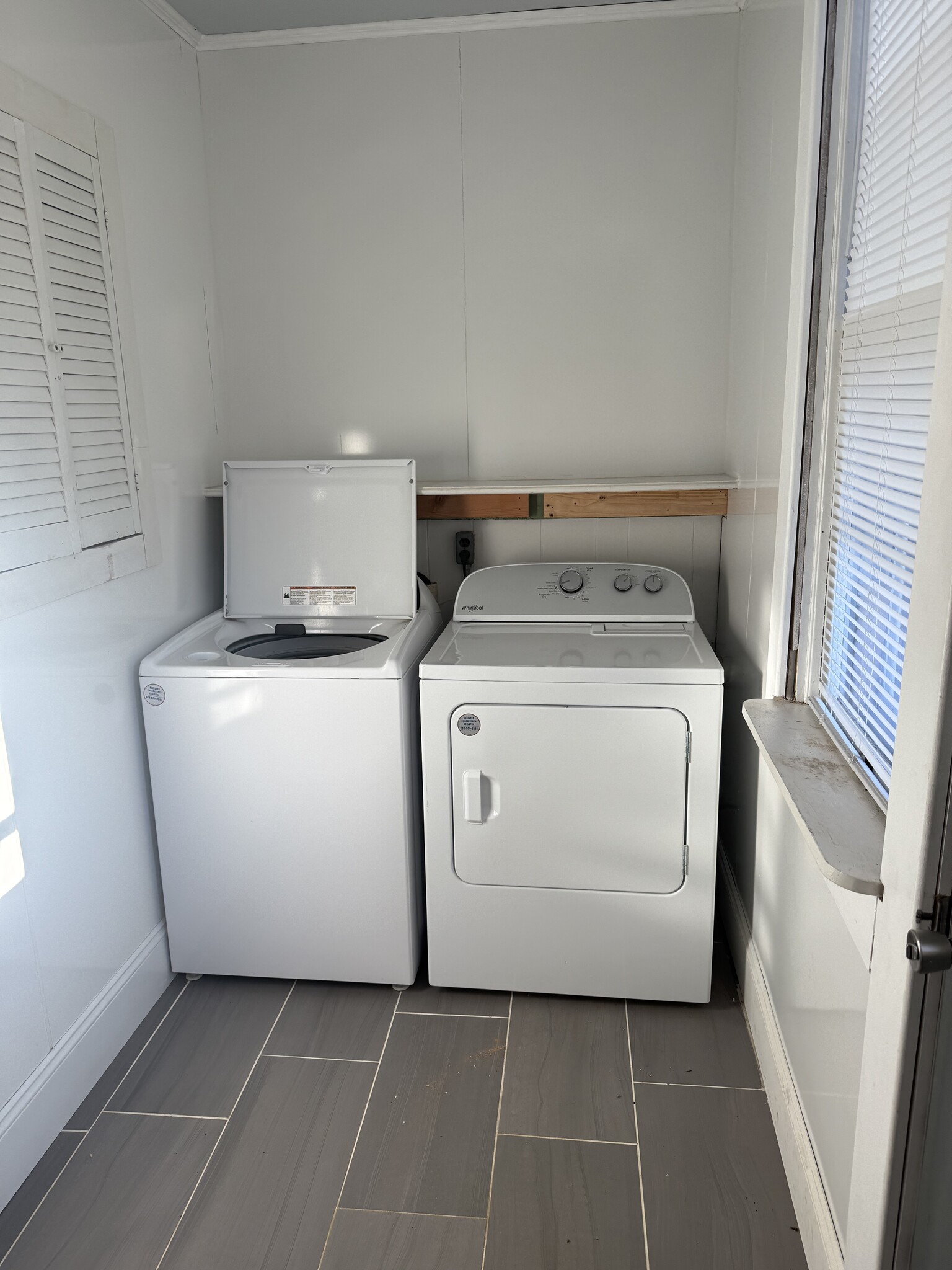 Building Photo - 46 S Main St