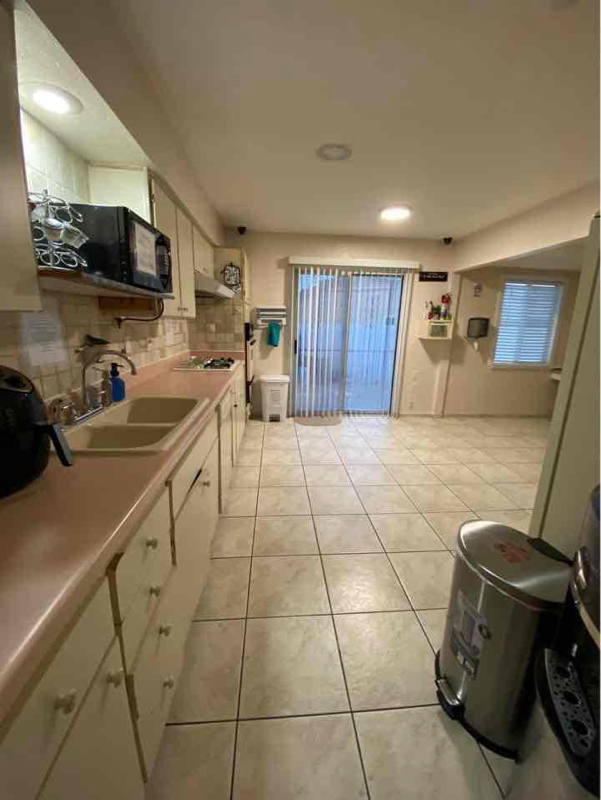 Building Photo - 4810 El Escorial Dr