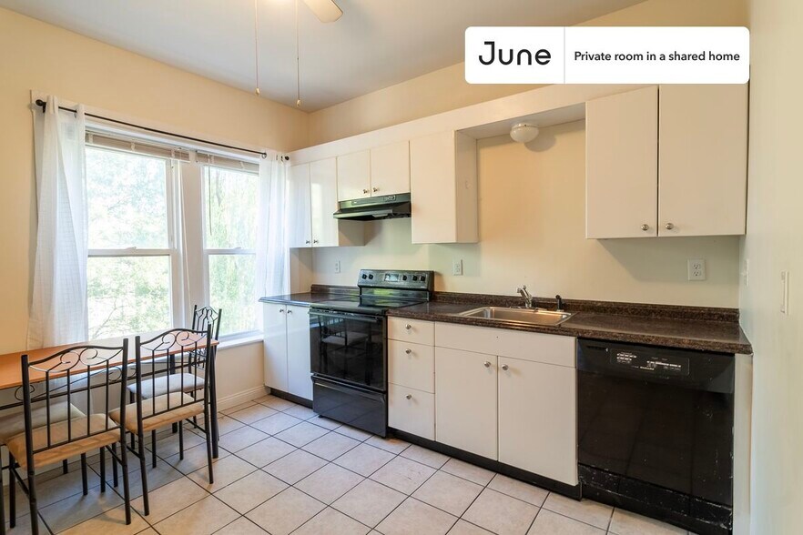 Building Photo - Room in Shared 4 bed/2 bath home in Allston
