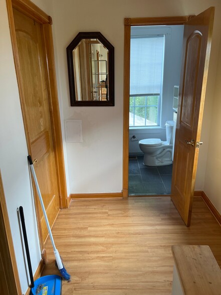 Building Photo - 2418 Perry St