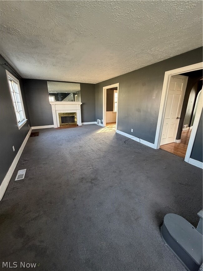 Building Photo - 143 Clifton Dr