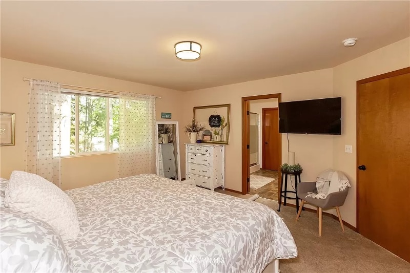 Building Photo - 1309 Koda Cir SE