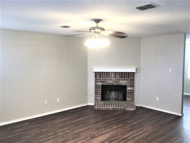 Building Photo - 3030 Dusty Ridge Dr