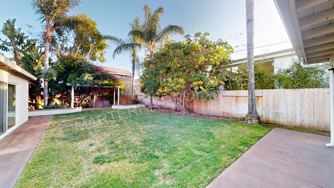 Building Photo - Newly Renovated Home in Eastside Costa Mesa