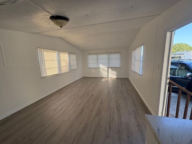 Building Photo - 2Bed/1Bath **RENT TO OWN OPPORTUNITY** in Lakeland, FL