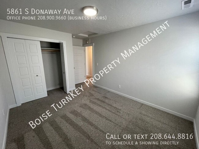 Building Photo - 5861 S Donaway Ave